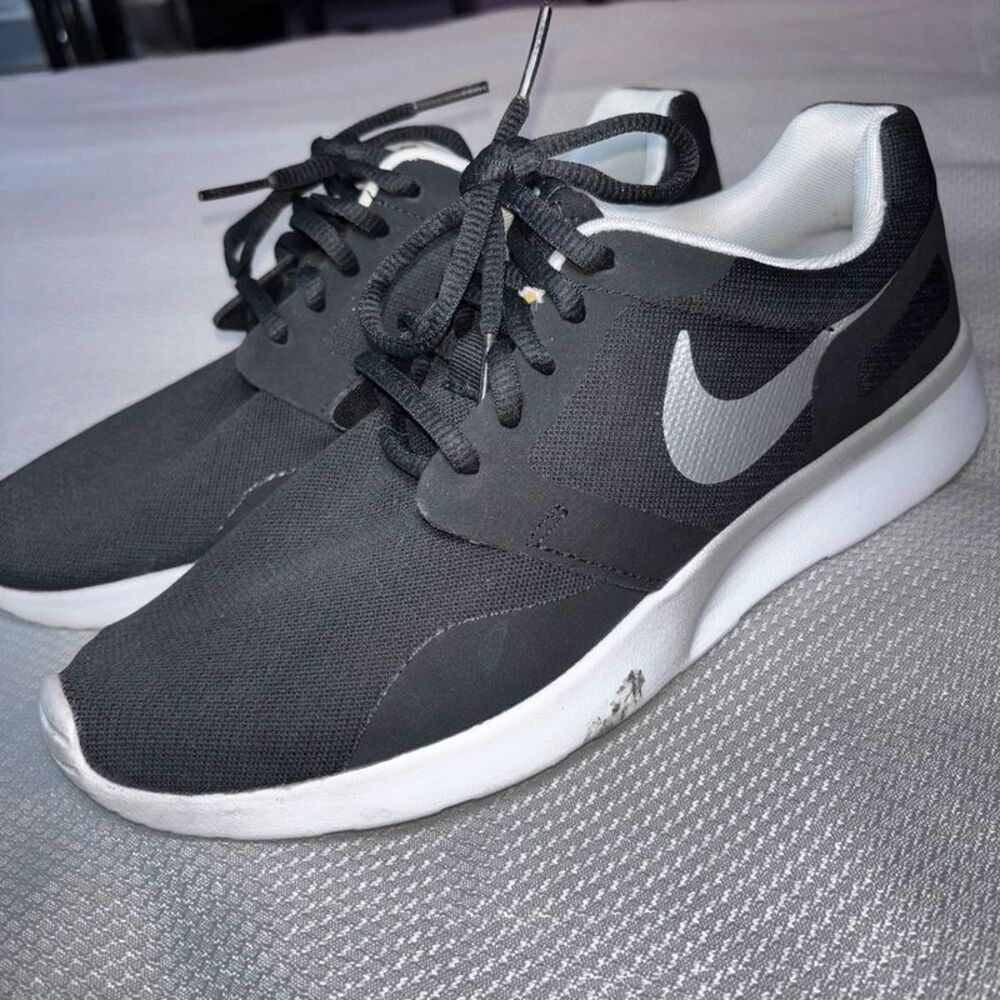Women’s black Nike Kaishi NS lifestyle athleisure sporty running athletic shoes